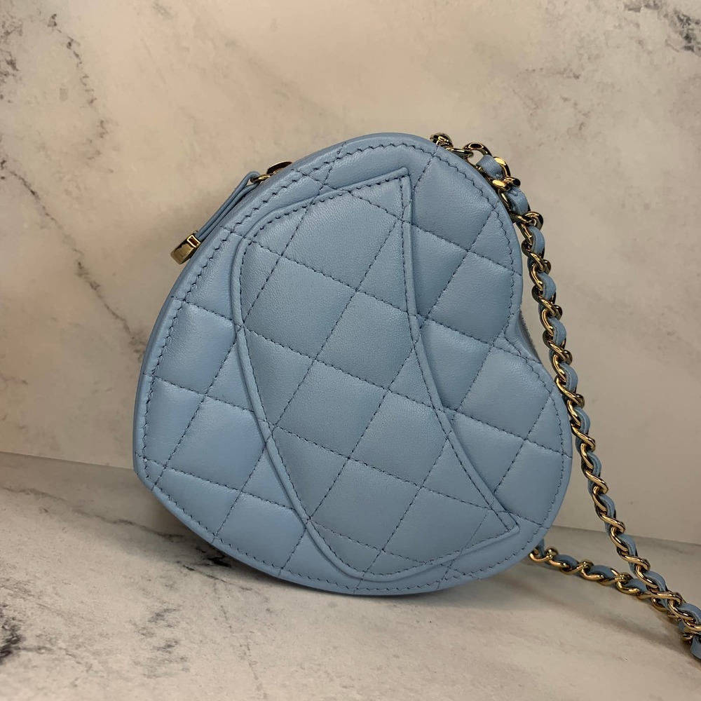 ❌❌ NEW CHANEL 22S Mini Heart Bag CC light blue Lambskin Leather Crossbody bag - Picture 3 of 15